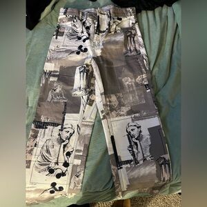 Graphic Print Pants in Gray and Black